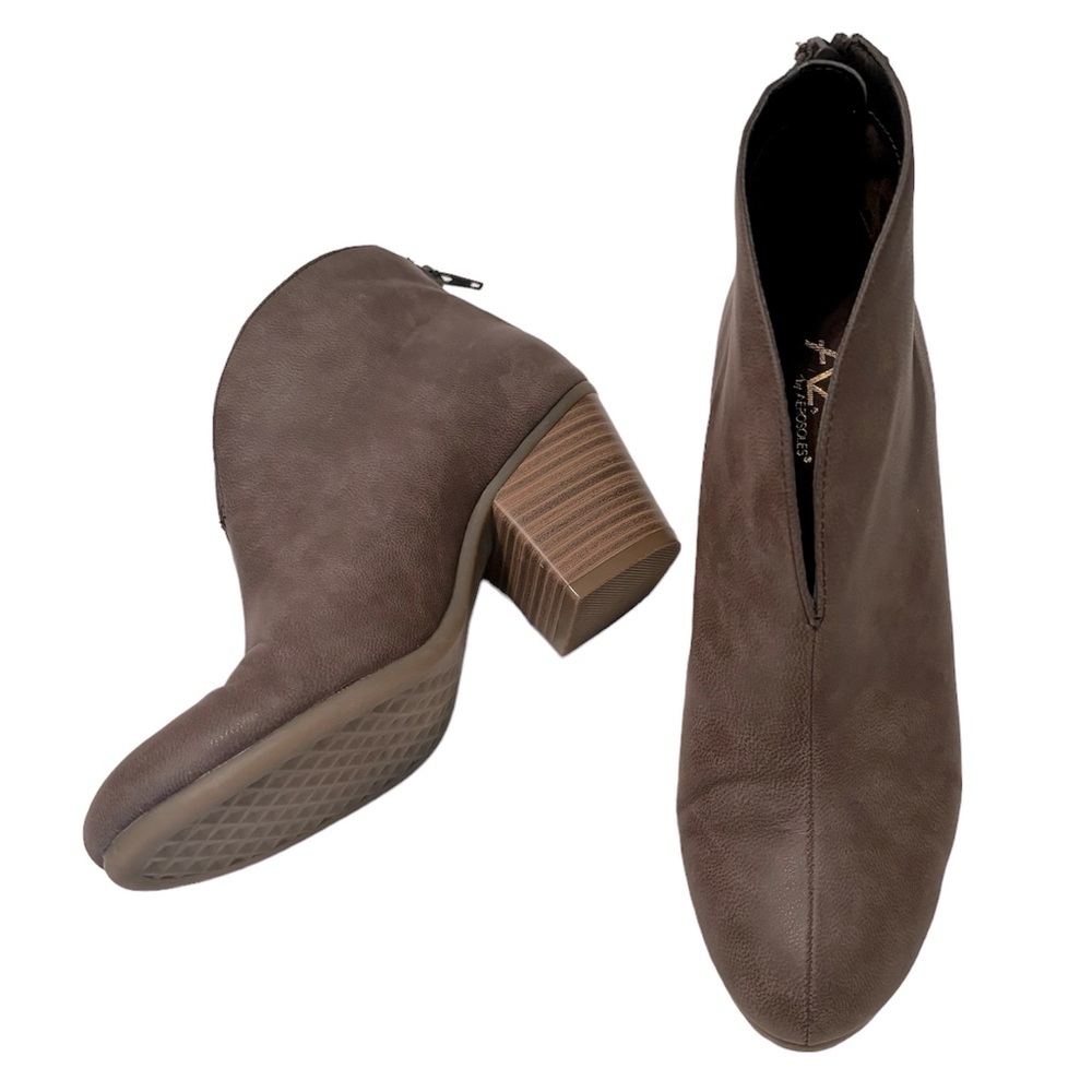 A2 by AEROSOLES Taupe Zip Back Heeled Ankle Boots Size 7